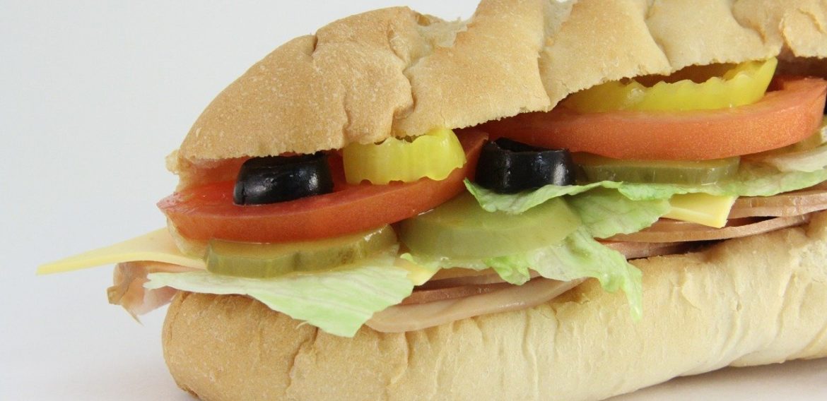 A 3-a ediție World Sandwich Day. Subway România oferă peste 4.000 de sandwich-uri persoanelor nevoiașe