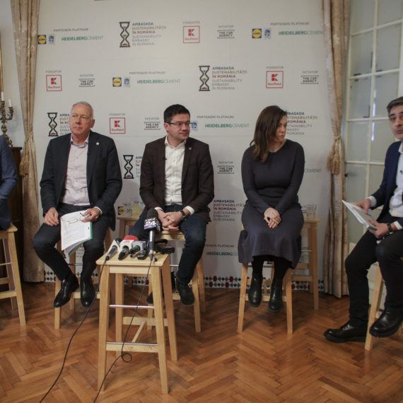 Costel Alexe, ministrul Mediului, recunoaște că poluarea din București îmbolnăvește locuitorii. Planuri de acțiune sunt, „dar populaţia nu mai are timp să aştepte”