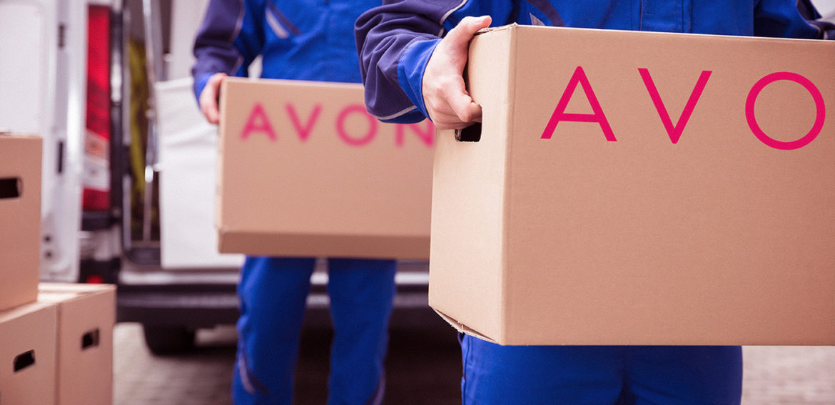AVON donează 1,7 tone de produse de igienă pentru centrele de carantină din București