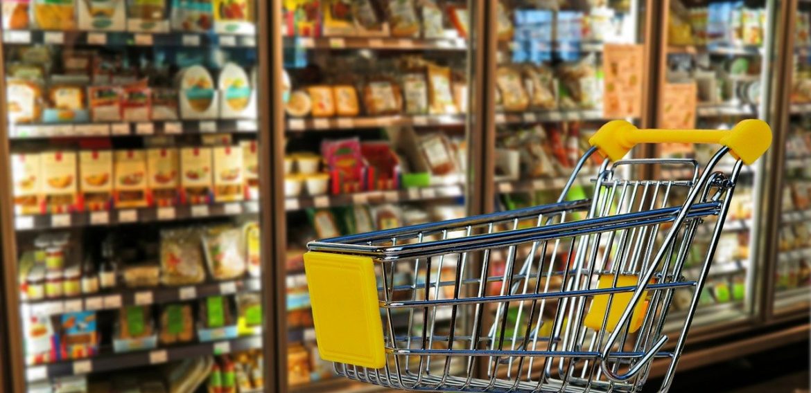 Cumpărături la ușa ta: Geeks for Democracy a lansat platforma care aduce alimente necesare la ușa persoanelor în vârstă