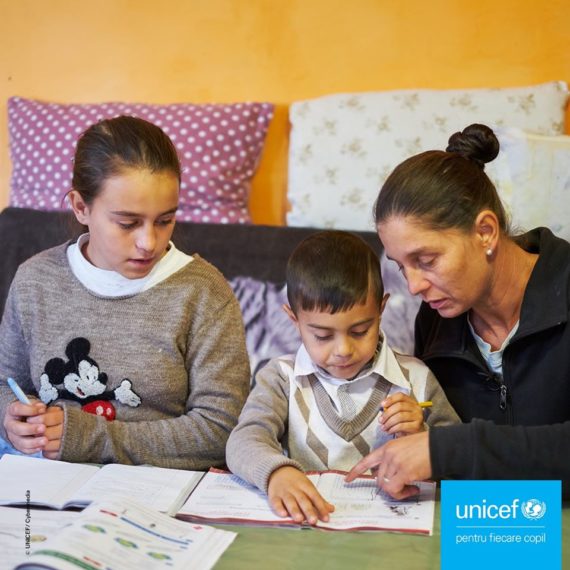 Raport UNICEF: Pandemia de COVID-19 exacerbează riscurile la care sunt supuși copiii vulnerabili și familiile lor în România