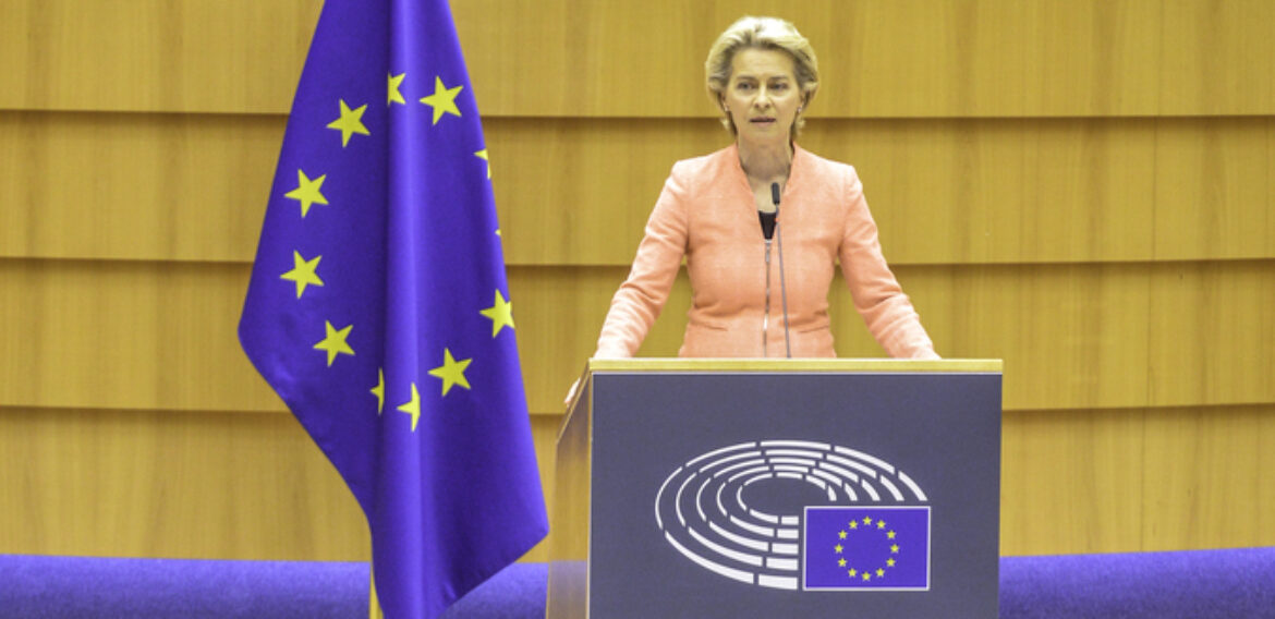 Comisia Europeană anunţă un obiectiv de reducere cu 55% a emisiilor de gaze cu efect de seră până în 2030