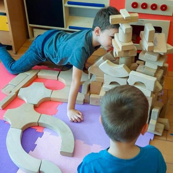 Parlamentul României a adoptat creditul fiscal pentru educație timpurie și un pachet de stimulente pentru companiile care investesc în educație