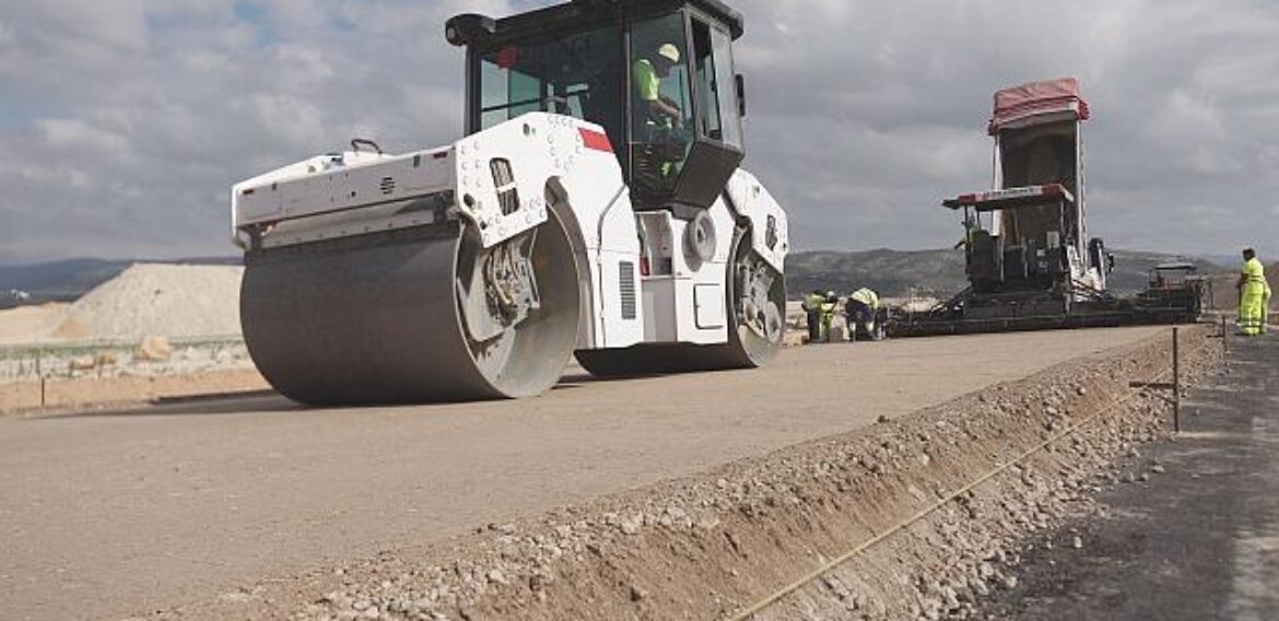 Drumul către sustenabilitate. În Spania a început construcția unei autostrăzi cu cenușă de hârtie în loc de ciment