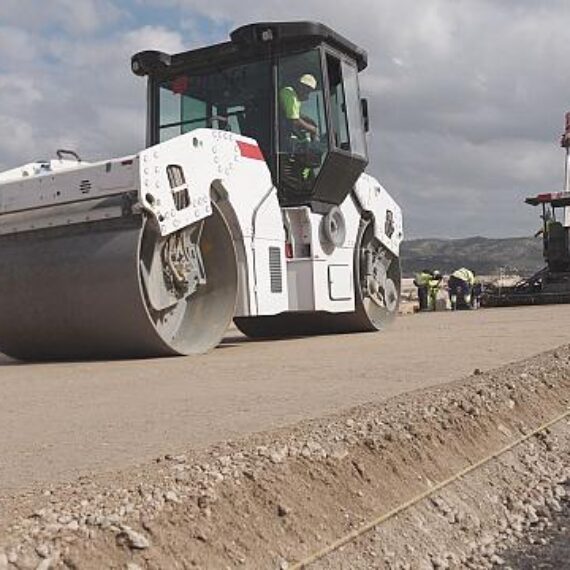 Drumul către sustenabilitate. În Spania a început construcția unei autostrăzi cu cenușă de hârtie în loc de ciment