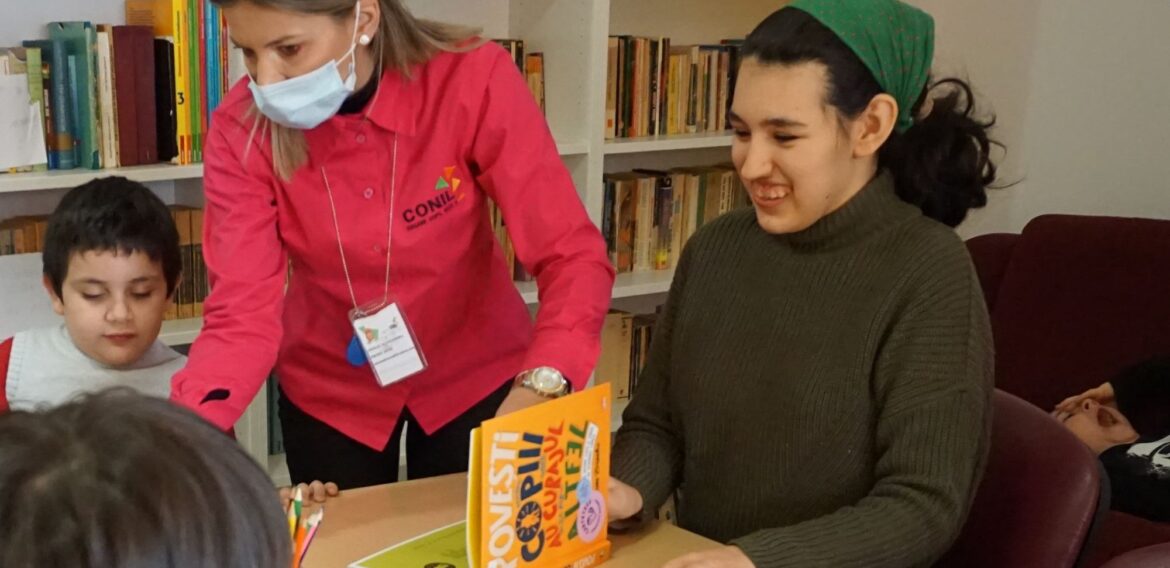 Libris contribuie prin proiectul CarteTeca la dotarea bibliotecii școlare a Școlii Gimnaziale CONIL