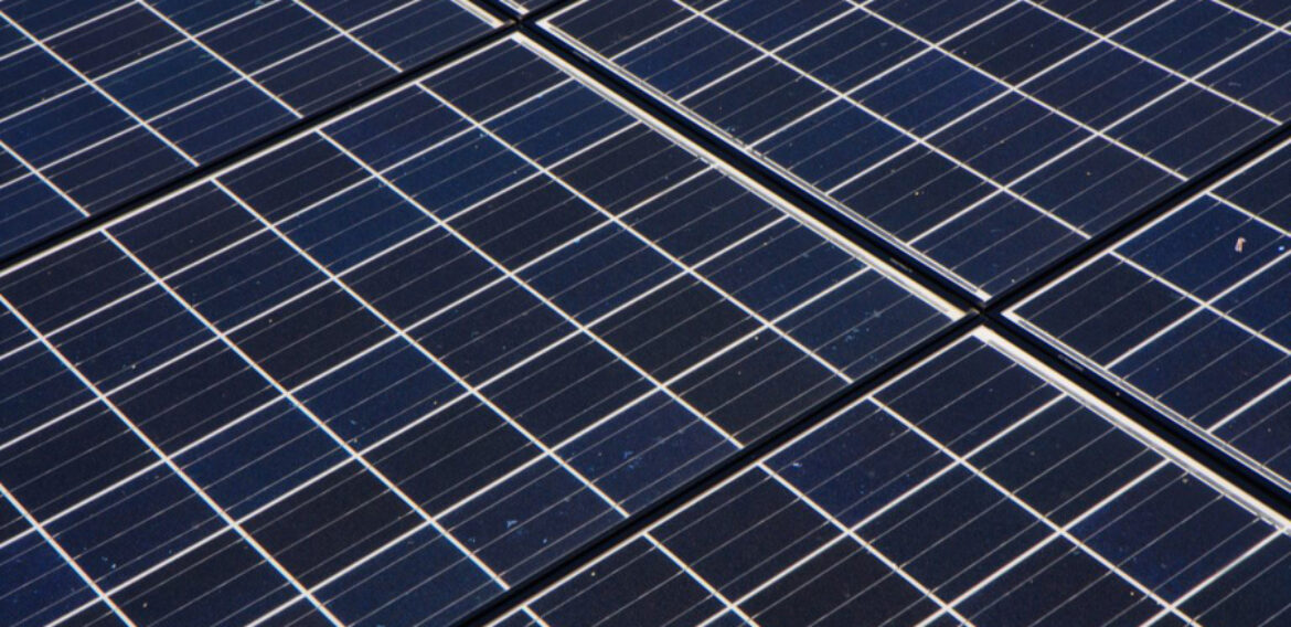 UE adoptă directiva care permite reducerea TVA pentru mai multe bunuri, inclusiv panouri solare