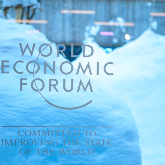 Davos 2022: Microsoft, Alphabet, Ford și Enel se alătură unei liste de 50 de companii care vizează un lanț de aprovizionare mai „verde”