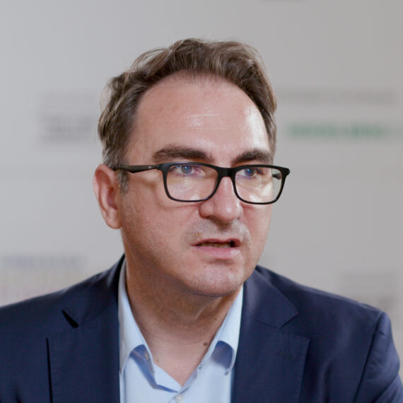 Afaceri pentru Viitor, sezonul 2: „În momentul acesta, România nu este pregătită să facă față volumului mare de lucrări în zona de energie regenerabilă”- Iulian Nedea, CEO și Cofondator Simtel Team