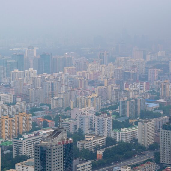 Beijingul se teme de riscurile pe care schimbările climatice le aduc asupra economiei și societății chineze și vrea să se adapteze mai rapid