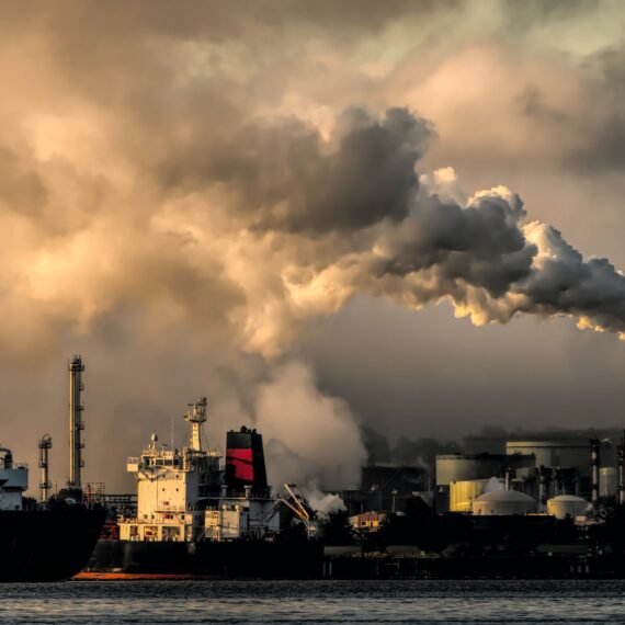 Cum ar putea merge înainte reforma pieței europene a certificatelor de carbon? Statele membre vor să mai aștepte un an