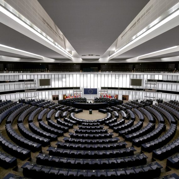 Mai multe grupuri din Parlamentul European au ajuns la un acord cu privire la reforma pieței europene a certificatelor de carbon