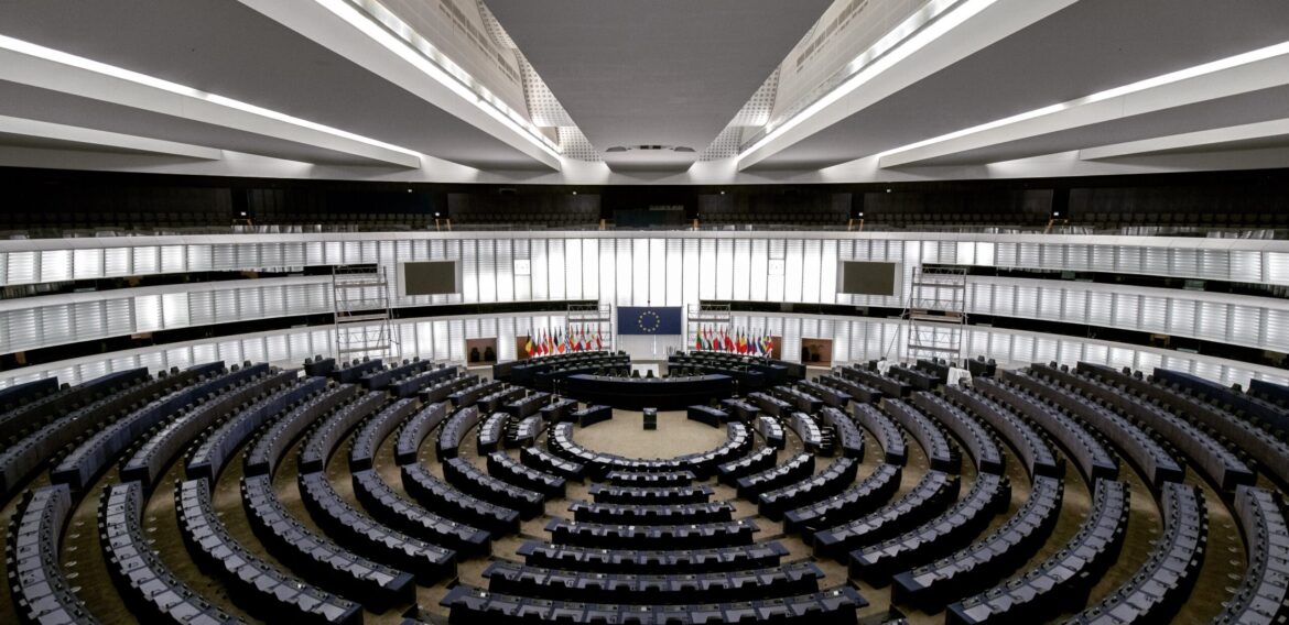 Reformele din piața europeană a certificatelor de carbon se lasă așteptate după un vot negativ al Parlamentului European