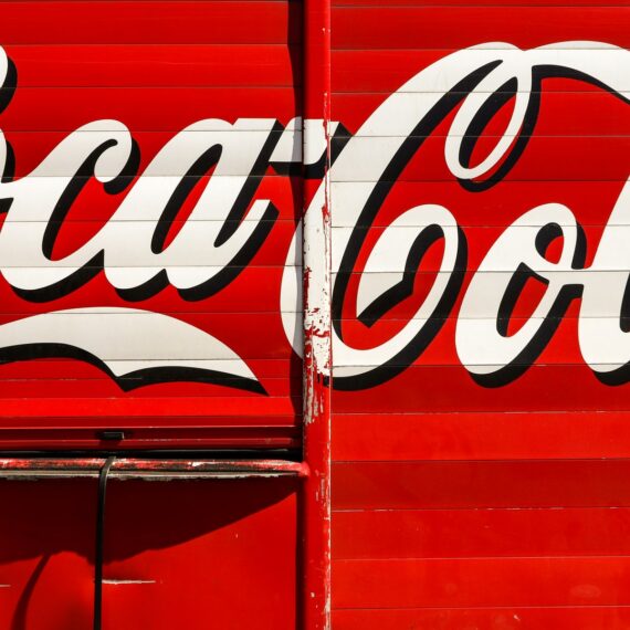 Coca-Cola HBC România investește 8 mil. euro la fabrica din Ploiești pentru a produce rPET in-house
