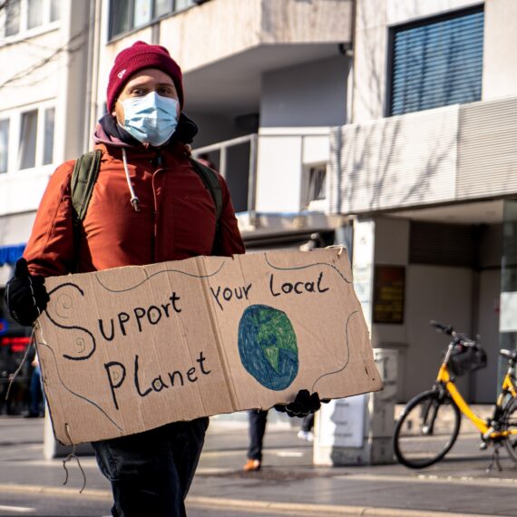 Mai puțin de 10% din fondurile de investiții cu profil climatic s-au aliniat la țintele Acordului de la Paris