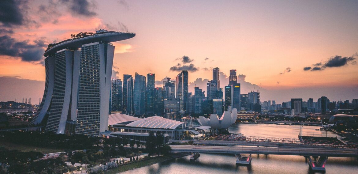 Singapore se pregătește să împrumute 25 de miliarde de dolari prin obligațiuni „verzi”