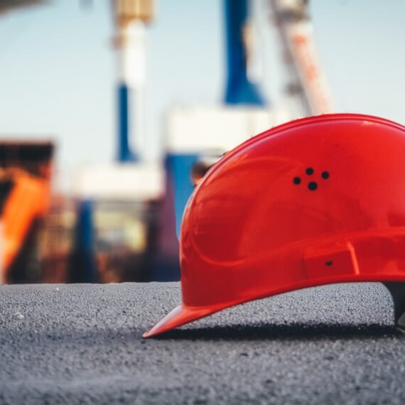 5 din 10 români sunt îngrijorați de efectele negative ale emisiilor de carbon din domeniul construcțiilor