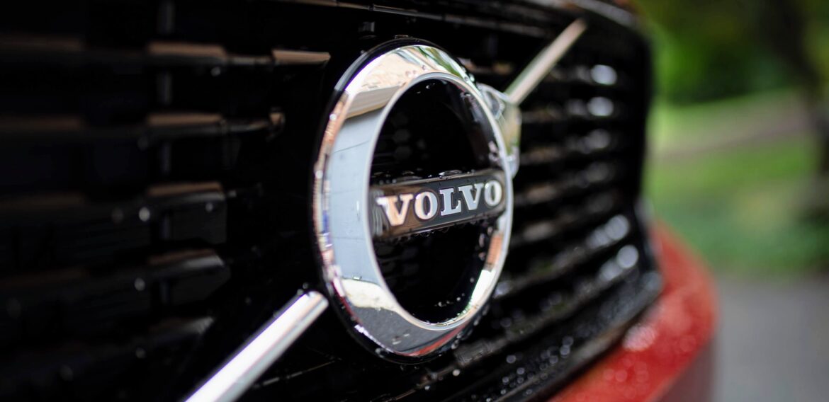 Tranziția spre „verde” împarte industria în două: Compania auto Volvo părăsește cea mai vocală asociație europeană a producătorilor auto