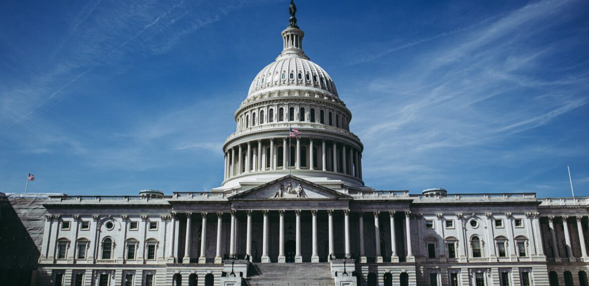 America se apropie de un consens politic care ar putea debloca investiții de 370 de miliarde de dolari pentru acțiune climatică