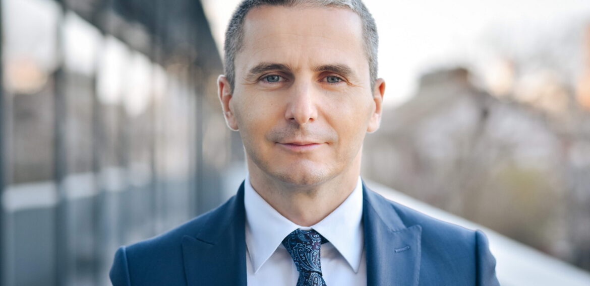 Deloitte: Opt din zece români consideră că schimbările climatice sunt cauzate de activitățile umane
