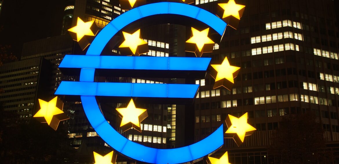 Banca Centrală Europeană vrea să-și decarbonizeze portofoliul de obligațiuni corporate în valoare de 350 de miliarde de euro