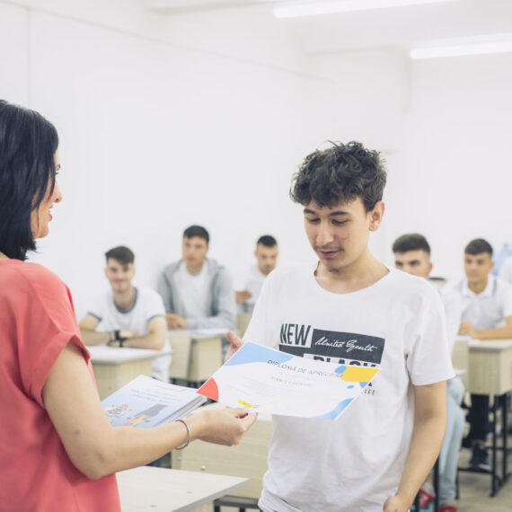 „I choose to lead”, un proiect marca Asociația InspirAction, ajută adolescenții să fie mai încrezători în forțele proprii