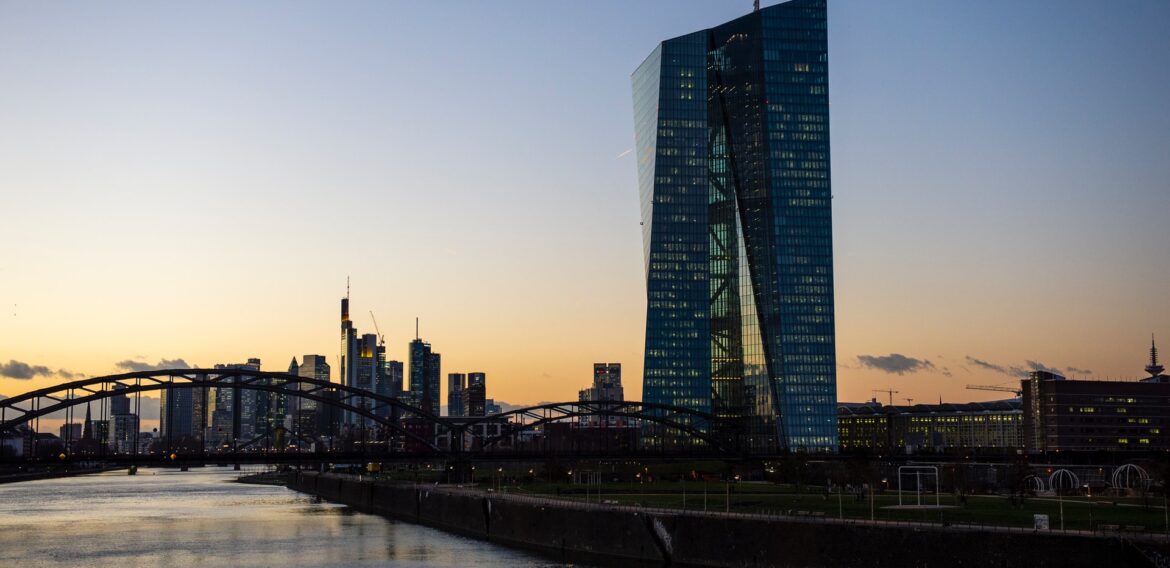 Testul de stres climatic asupra băncilor din zona euro a scos la iveală riscuri de cel puțin 70 de miliarde de euro