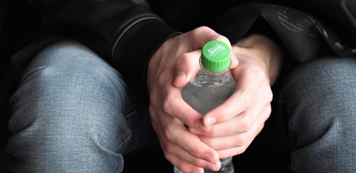 Brandul Sprite renunță definitiv la celebrul plastic de culoare verde care l-a consacrat