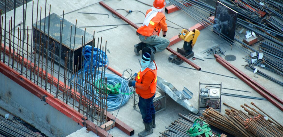 Studiu: 66% dintre români au încredere în eficiența materialelor de construcții durabile și ecologice