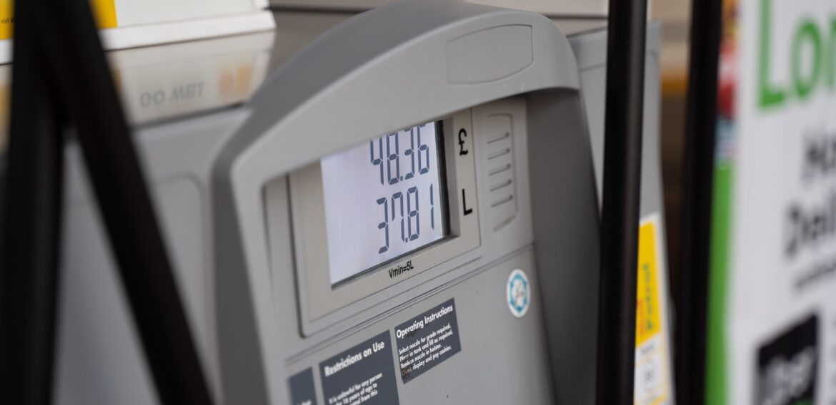 Statul american California vrea să interzică vânzarea vehiculelor care funcționează exclusiv pe benzină până în 2035