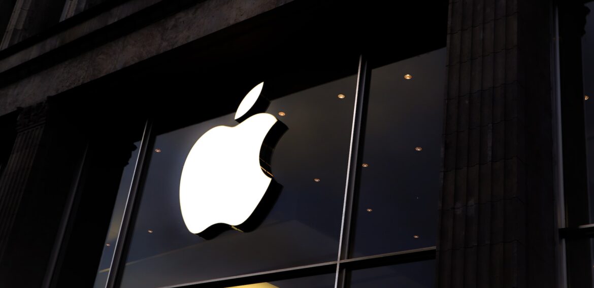 Apple investește în energie regenerabilă pentru a adresa impactul climatic al energiei utilizate pentru încărcarea dispozitivelor pe care le produce