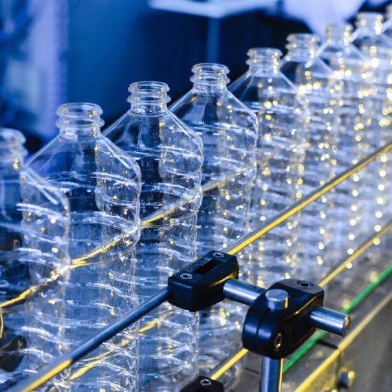 Industria plasticului și companiile de asigurări care o deservesc ar putea ajunge să plătească 20 de miliarde de dolari în următorii opt ani doar în SUA