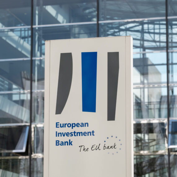 Banca Europeană de Investiții le reamintește liderilor europeni să nu se abată de la țintele climatice