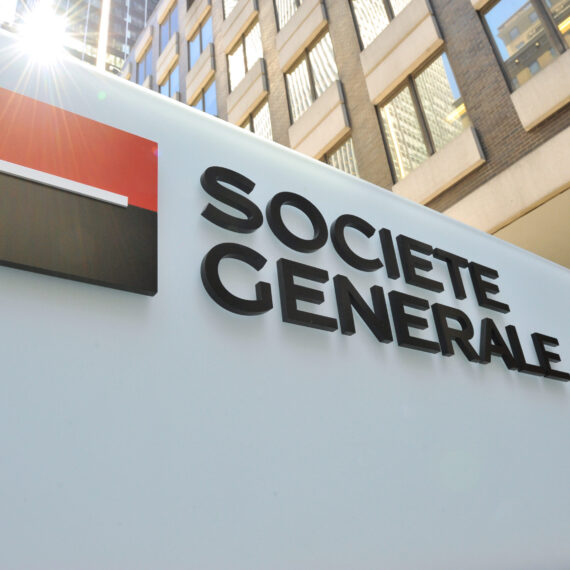 Grupul francez Societe Generale investește într-o companie care furnizează analize și rating-uri de impact