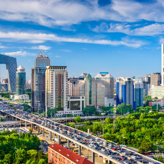China are nevoie de investiții suplimentare de 17 trilioane de dolari pentru a atinge ținta de emisii net zero până în 2060