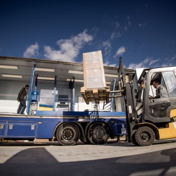 Cu o investiție de 25.000 de euro, SmartWrap a lansat primul Centru Mobil de Testare a stabilității paleților ambalați în folie stretch. Anul acesta, compania organizează caravane prin țară.