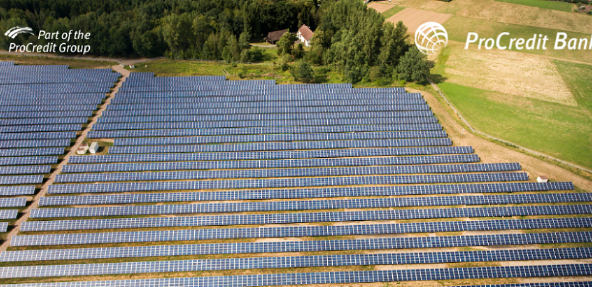 ProCredit Bank România finanțează cu succes 2 proiecte de energie regenerabilă, cu  capacități de 5,6 MWp și respectiv de 4,3 MWp