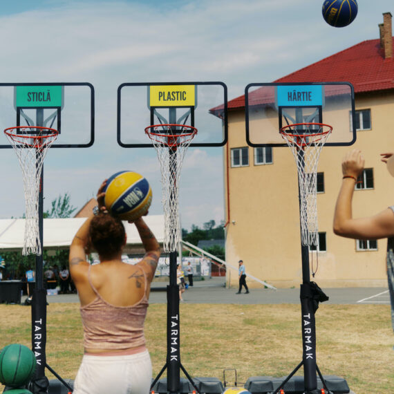 Jocurile pe tema reciclării au garantat distracția în parcul eco ASAP Recycling Park făcut în parteneriat cu Lidl România, de la Electric Castle. Mii de premii oferite de ASAP România festivalierilor