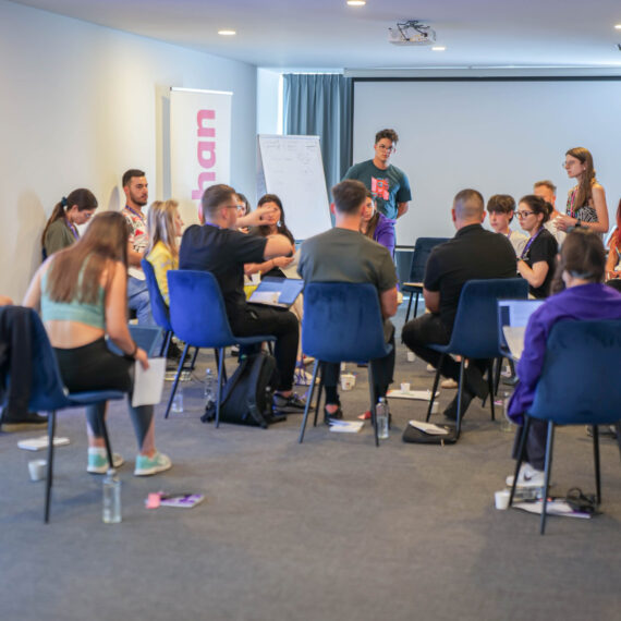 Fundația Leaders marchează absolvirea primei ediții a programului THE Leadership School